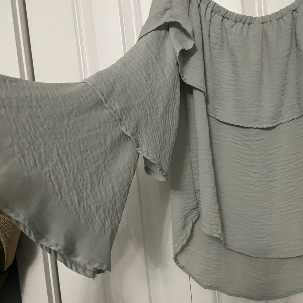 Off-Shoulder Ruffle Top - Picture 2 of 4